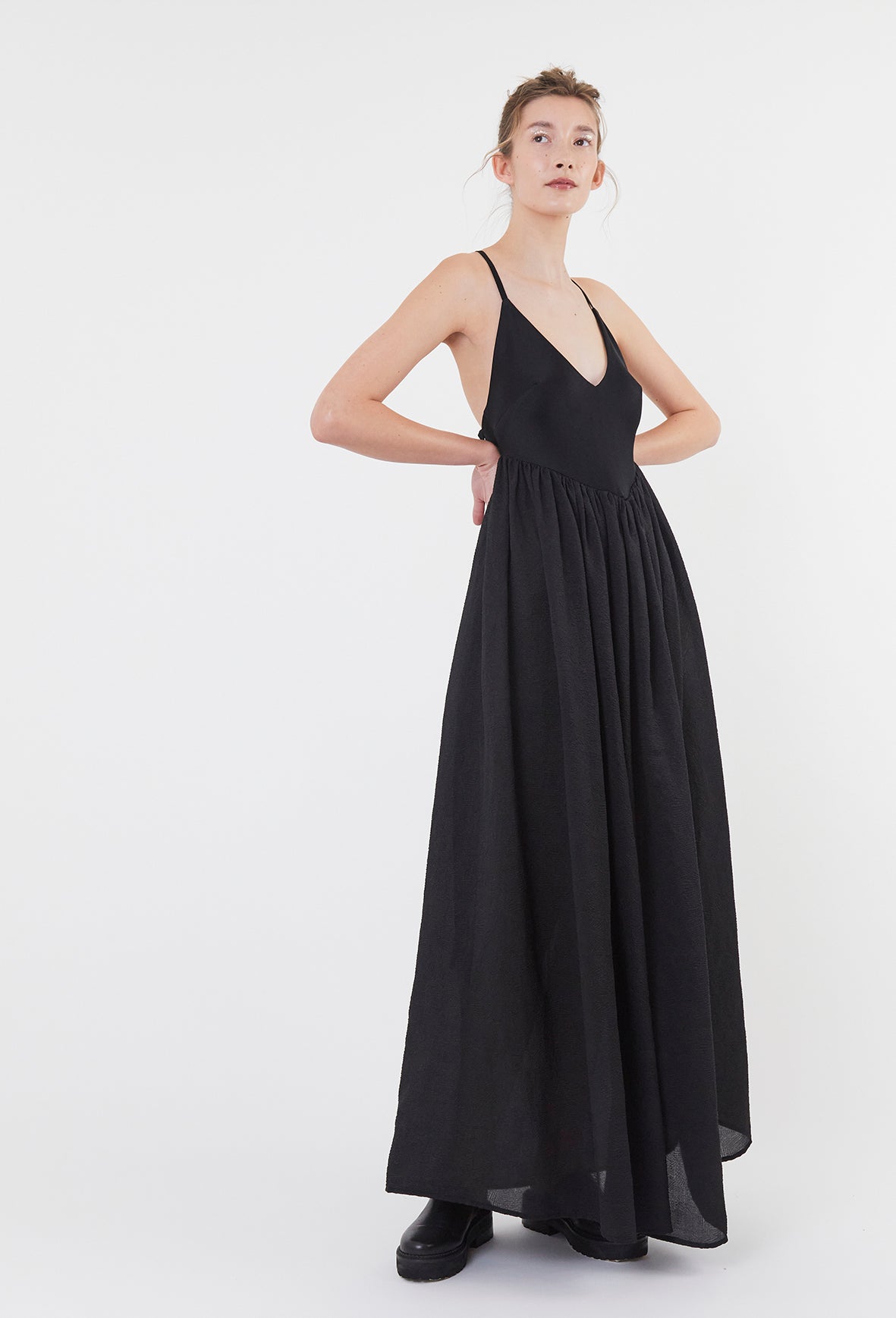 Glimmer Gown - Onyx Allure